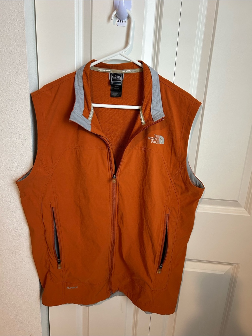 The North Face Apex Men's Softshell Vest Full-Zip Rust Orange Gray Size XL